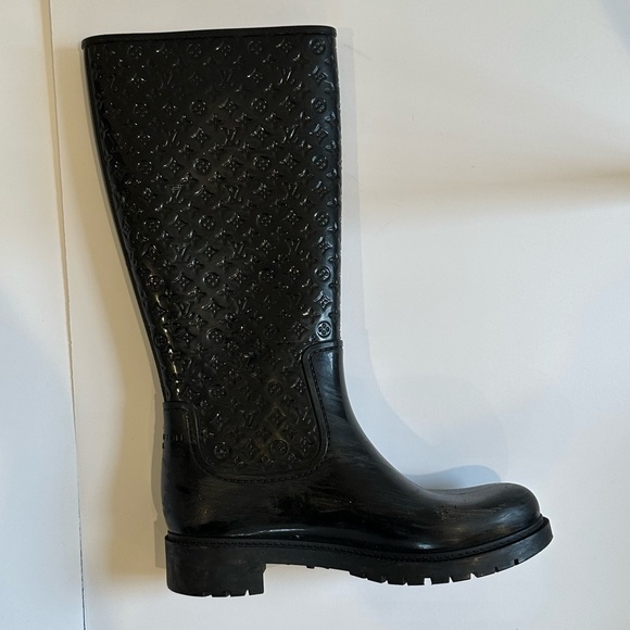 Louis Vuitton rain boots. Excellent condition. Black rubber. Incredible deal. - Picture 6 of 9
